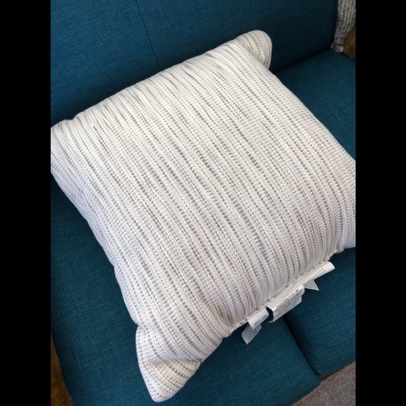 Brand New West Elm Throw Pillow 20X20 - Picture 3 of 6